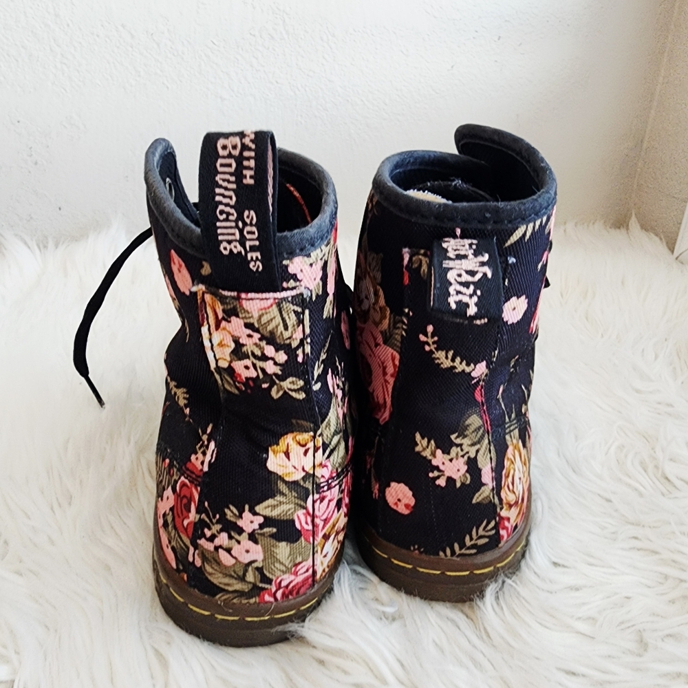 DR. MARTENS VICTORIAN FLORAL PATTERN LACE UP ANKLE BOOTS SIZE 10 - Picture 15 of 16